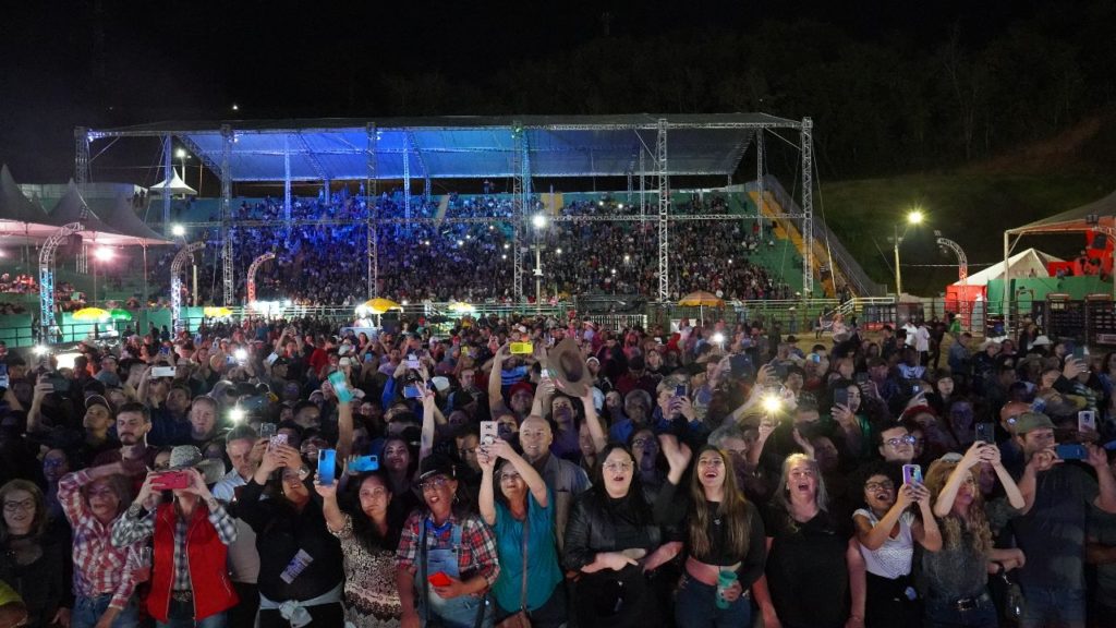 Vereadores da Câmara de Extrema - MG prestigiaram a 35ª Festa do Peão de  Boiadeiro - Câmara Municipal de Extrema (MG)