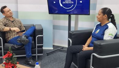 CÂMARA ENTREVISTA CONVERSA COM GOLEIRA DO TIME DE FUTSAL FEMININO DE EXTREMA