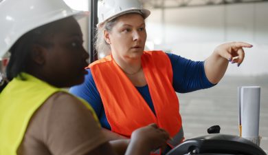 PROCURADORIA DA MULHER ABORDA A SEGURANÇA NO AMBIENTE DE TRABALHO