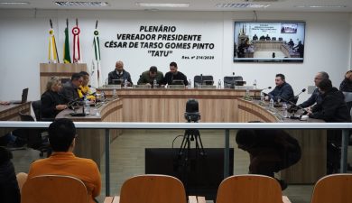 CÂMARA REALIZA 9ª REUNIÃO EXTRAORDINÁRIA