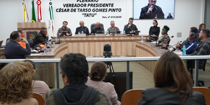 POPULAÇÃO LOTA PLENÁRIA DA CÂMARA NA 2ª AUDIÊNCIA PÚBLICA DA LDO