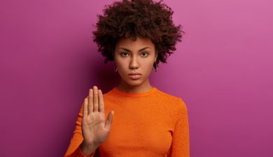 PROCURADORIA DA MULHER DE EXTREMA ALERTA SOBRE O TRÁFICO DE MULHERES E MENINAS