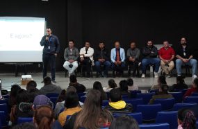 VEREADORES PARTICIPAM  DE REUNIÃO SOBRE HABITAÇÃO