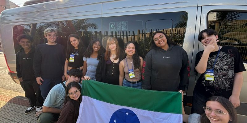 PARLAMENTO JOVEM DA ESCOLA DO LEGISLATIVO APROVA PROPOSTAS DURANTE PLENÁRIA REGIONAL EM POUSO ALEGRE