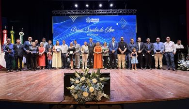 PRÊMIO SERVIDOR DO ANO DESTACA O FUNCIONALISMO PÚBLICO DE EXTREMA