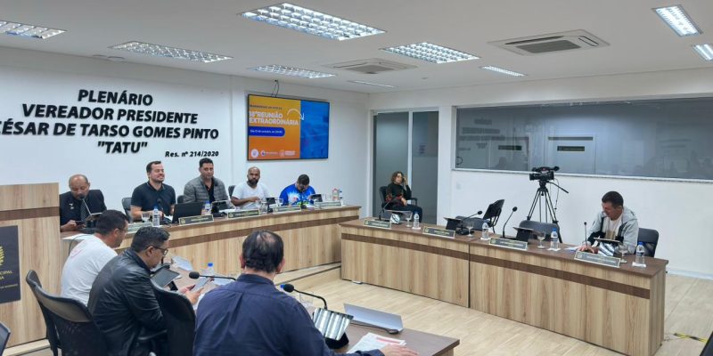 CÂMARA REALIZA 18ª REUNIÃO EXTRAORDINÁRIA
