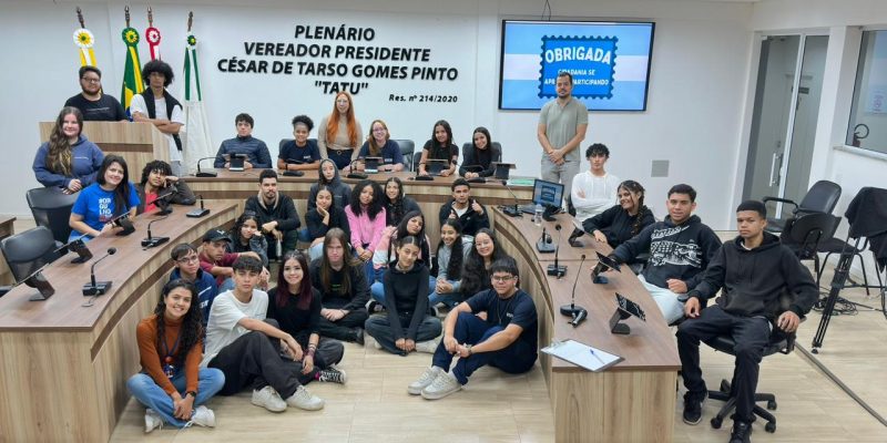 ALUNOS DO SENAI PARTICIPAM DE VISITA GUIADA DO PROJETO “CÂMARA DE PORTAS ABERTAS”