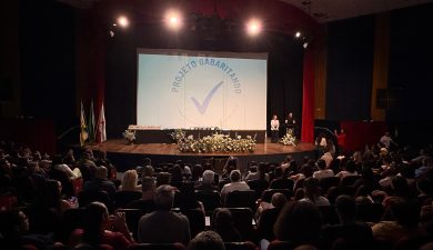 ALUNOS DESTAQUES SÃO PREMIADOS PELO PROJETO GABARITANDO, DA ESCOLA DO LEGISLATIVO