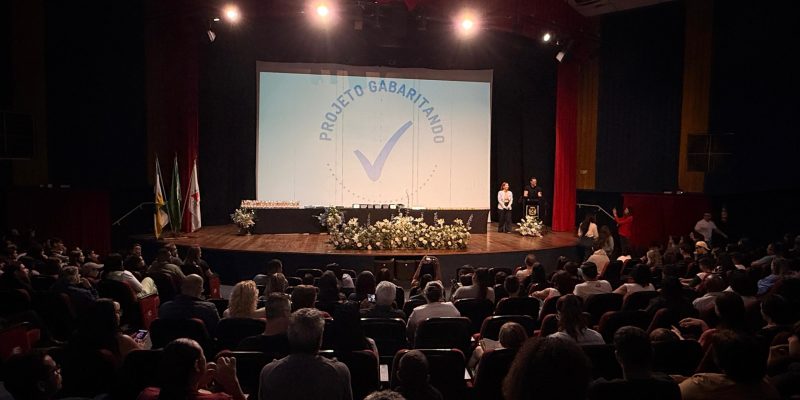 ALUNOS DESTAQUES SÃO PREMIADOS PELO PROJETO GABARITANDO, DA ESCOLA DO LEGISLATIVO