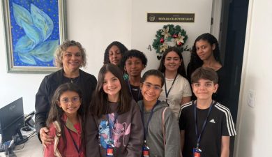 CÂMARA DE PORTAS ABERTAS RECEBE ALUNOS DO PROJETO DR. MIRIM PARA VIVÊNCIA SOBRE DEMOCRACIA E PODER LEGISLATIVO