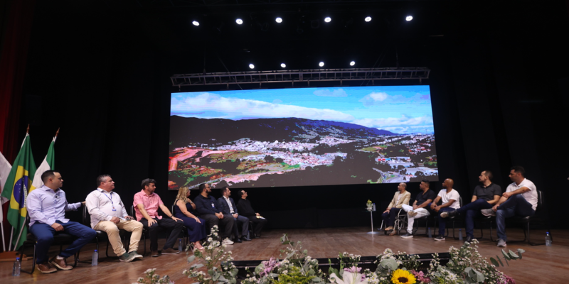 LEGISLATIVO PARTICIPA DO LANÇAMENTO DO PROGRAMA EXTREMA MEU LAR