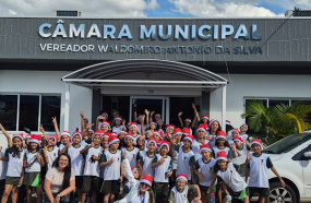 ALUNOS DA EMETI HEILI MOZAR SIMÕES APRESENTAM CANTATA NATALINA NA CÂMARA