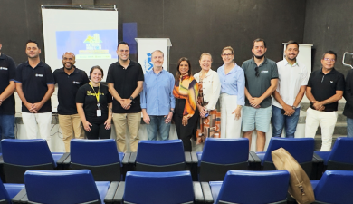 LEGISLATIVO PARTICIPA DA APRESENTAÇÃO DO PROJETO EXTREMA MEU LAR