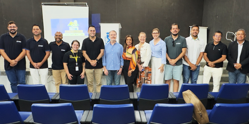 LEGISLATIVO PARTICIPA DA APRESENTAÇÃO DO PROJETO EXTREMA MEU LAR