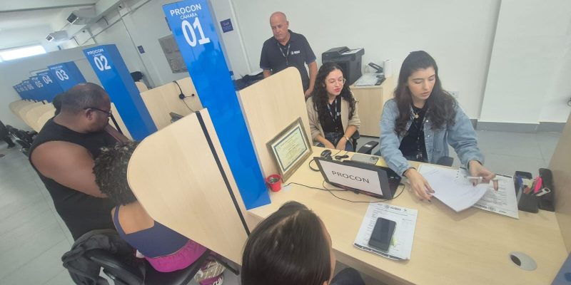 PROCON CÂMARA PASSA DOS 7OO  ATENDIMENTOS  EM FEVEREIRO 