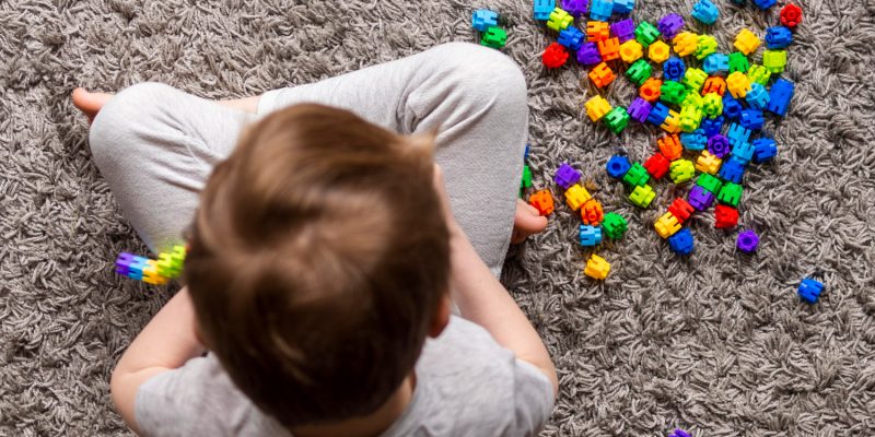 PROGRAMA “RUA AZUL” REFORÇA CONSCIENTIZAÇÃO E AVANÇO DE POLÍTICAS SOBRE AUTISMO EM EXTREMA