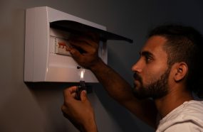 DEFEITOS QUE ATINGEM A SAÚDE OU O PATRIMÔNIO DO CONSUMIDOR SÃO DE RESPONSABILIDADE DO FORNECEDOR