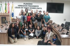 PARLAMENTO JOVEM PROMOVE OFICINA  SOBRE COMUNICAÇÃO ASSERTIVA COM ESTUDANTES