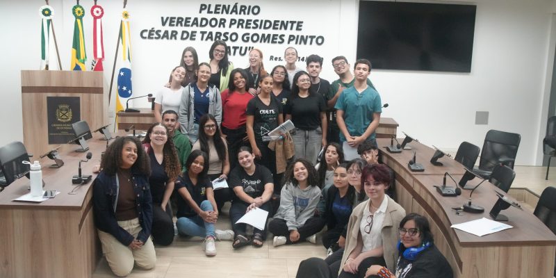 PARLAMENTO JOVEM PROMOVE OFICINA  SOBRE COMUNICAÇÃO ASSERTIVA COM ESTUDANTES
