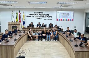ALUNOS DA ESCOLA MUNICIPAL EVANDRO BRITO DA CUNHA VISITAM A CÂMARA DE EXTREMA