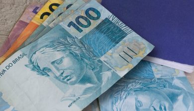 APOSENTADOS E PENSIONISTAS RECEBEM 13º ANTECIPADO E PODEM CONSULTAR EXTRATO NO CAC