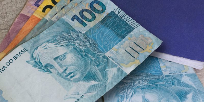 APOSENTADOS E PENSIONISTAS RECEBEM 13º ANTECIPADO E PODEM CONSULTAR EXTRATO NO CAC