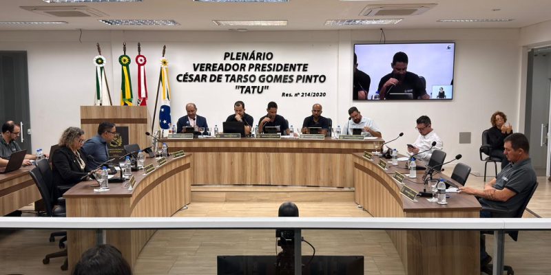 CÂMARA DESTACA PROJETOS NAS ÁREAS DE EDUCAÇÃO, ESPORTE E DESENVOLVIMENTO NA 7ª REUNIÃO