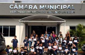CÂMARA DE PORTAS ABERTAS RECEBE ALUNOS DA ESCOLA MUNICIPAL MARISTELA CARNIEL ONISTO