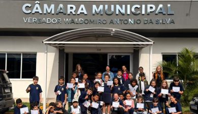 CÂMARA DE PORTAS ABERTAS RECEBE ALUNOS DA ESCOLA MUNICIPAL MARISTELA CARNIEL ONISTO